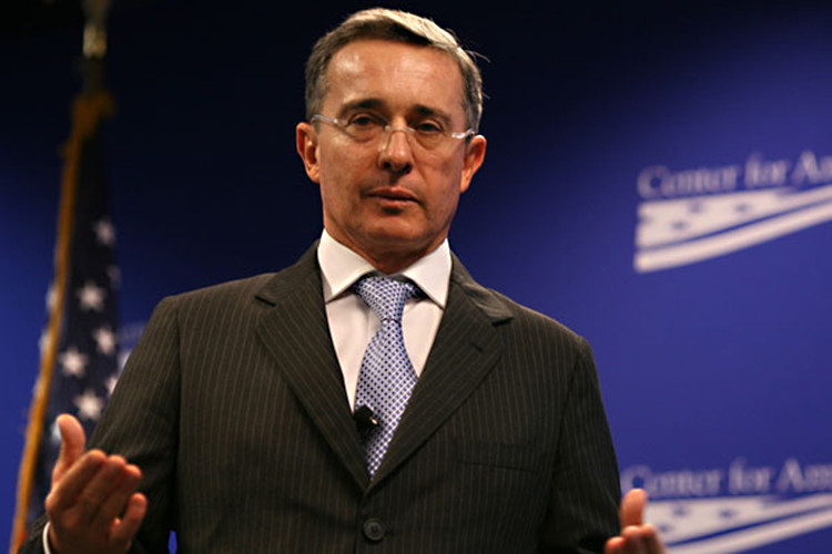 Álvaro Uribe, Medalla de Honor de la Universidad Menéndez Pelayo