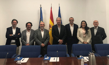 El puerto de Valencia recibe a una delegación colombiana